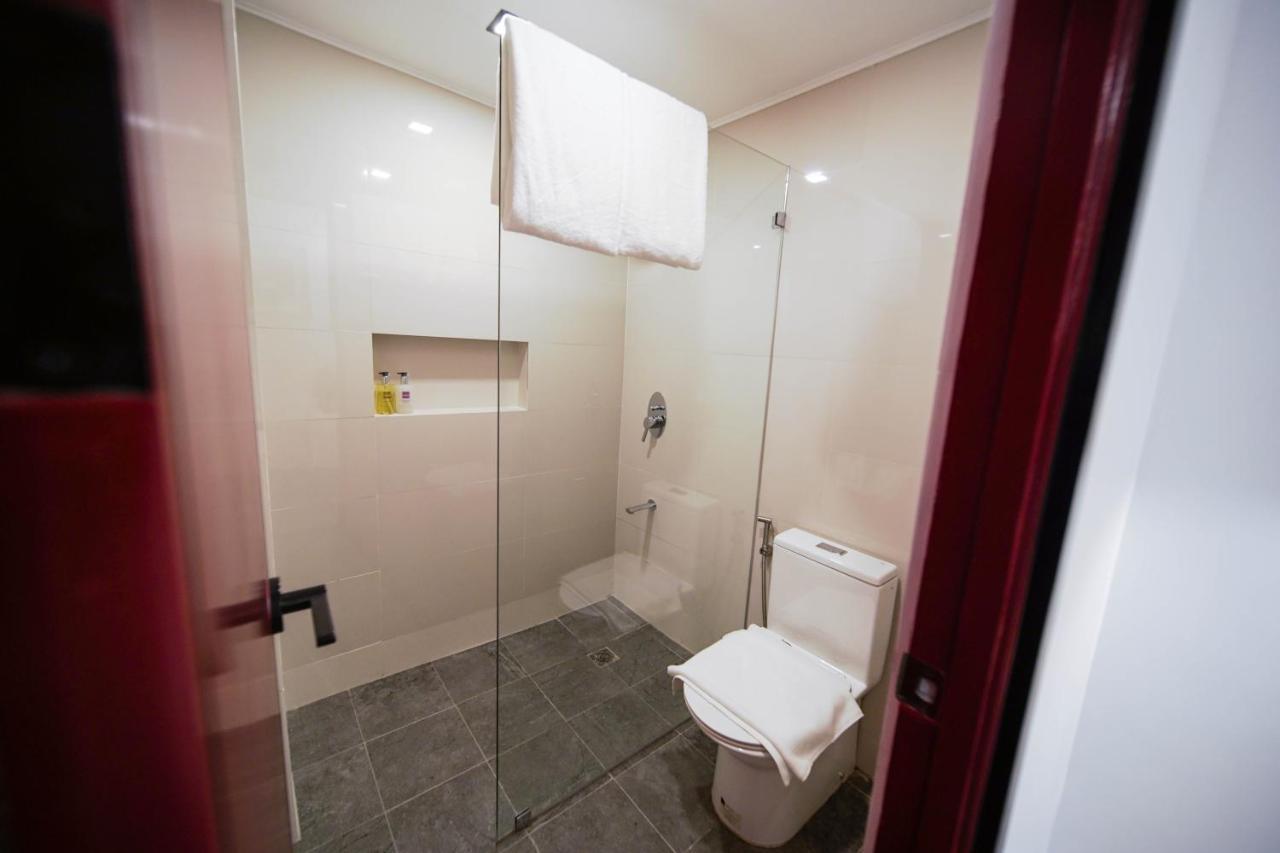 Unwnd Boutique Hotel Makati Makati City ภายนอก รูปภาพ