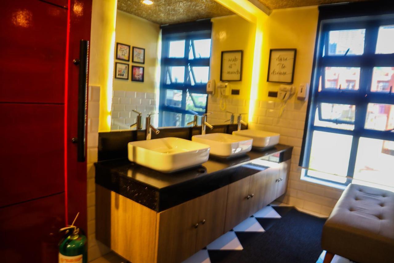 Unwnd Boutique Hotel Makati Makati City ภายนอก รูปภาพ